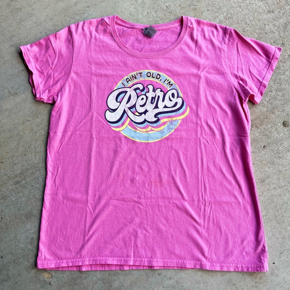 “I Ain’t Old I’m Retro” Funny Graphic Tee